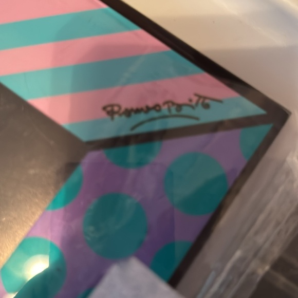 Britto - Picture 4 of 6